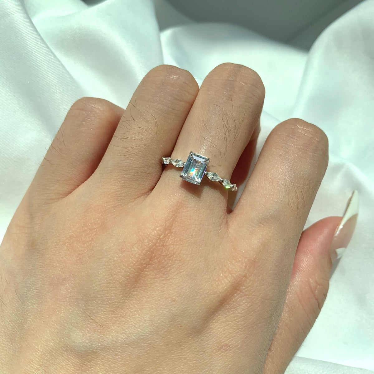 [GALE]1.0 Carat Dainty Resplendent Radiant Cut Daily Ring