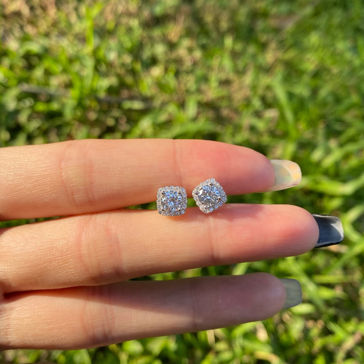 [GALE]Classic Round Center Stone Stud Earrings