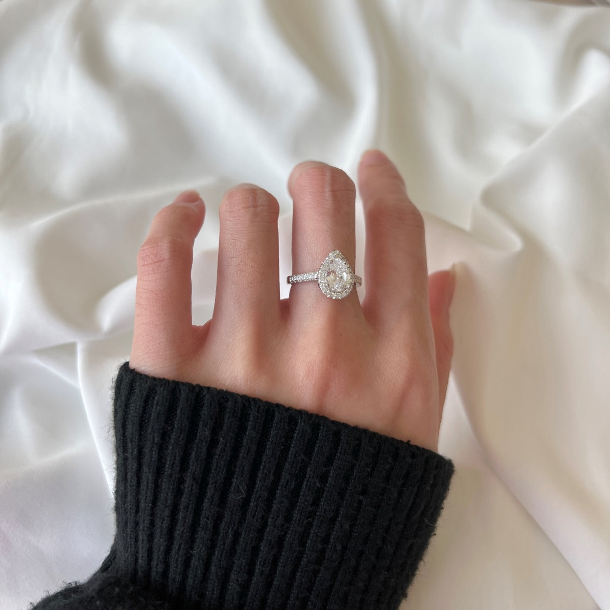 [GALE]1.0 Carat Luxurious Resplendent Water Drop Shape Wedding Ring