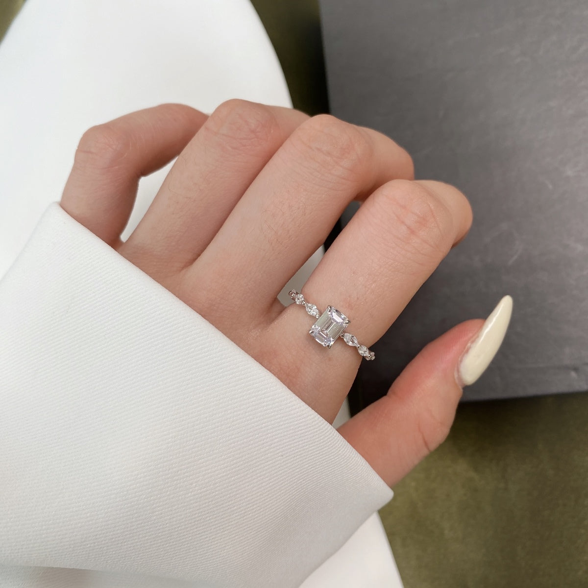 [GALE]1.0 Carat Dainty Resplendent Radiant Cut Daily Ring
