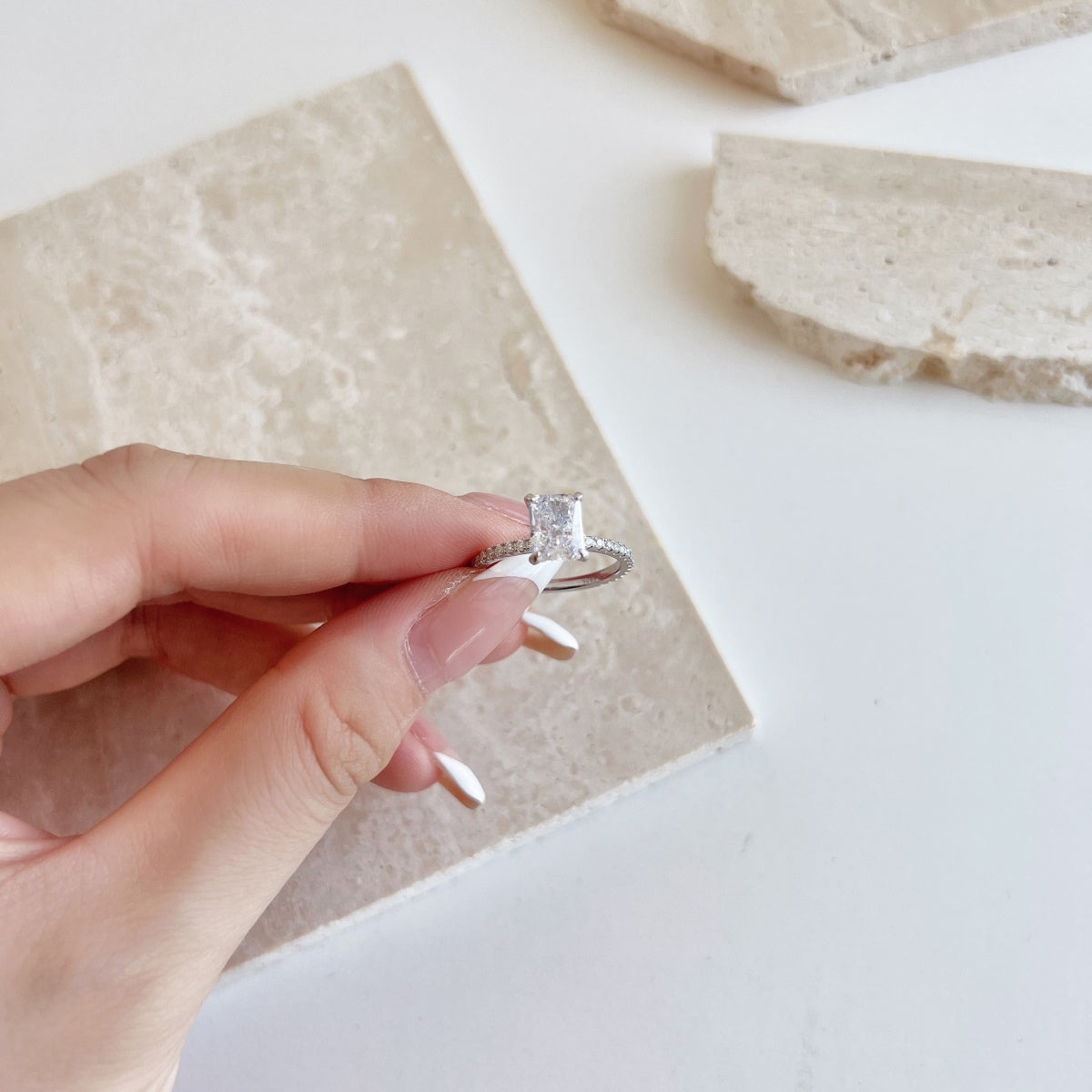 [GALE]2.0 Carat Dazzling Sparkling Radiant Cut Party Ring