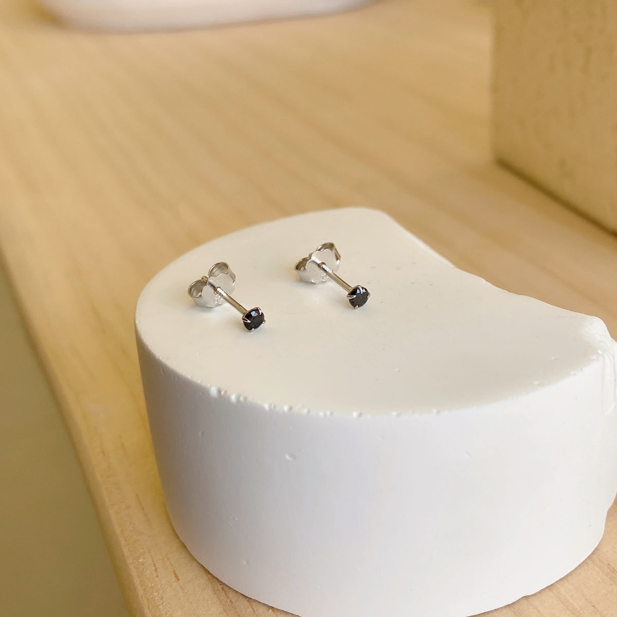 [GALE]Delicate Solitaire Earrings