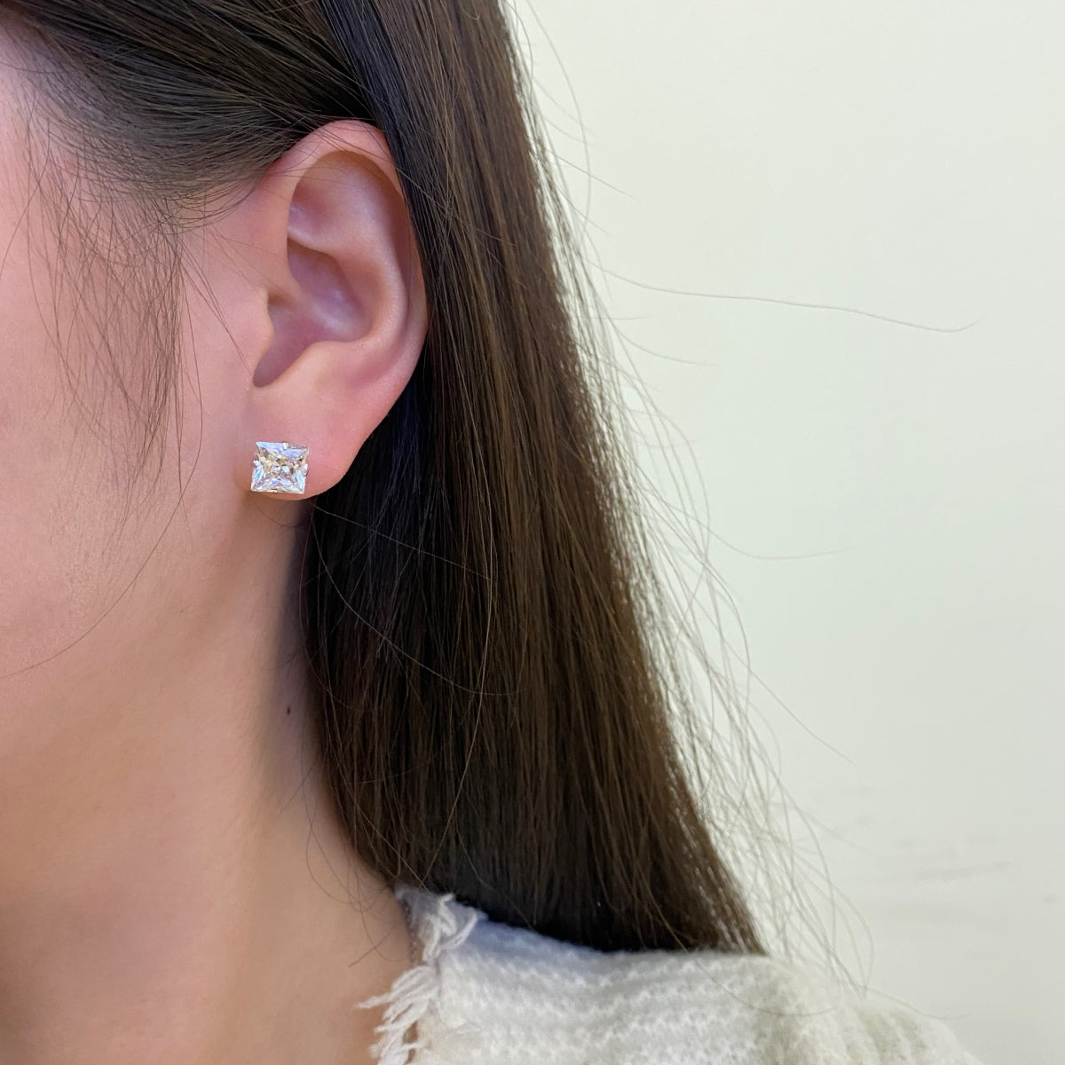 [GALE]Stylish Shiny Square Center Stone Stud Earrings