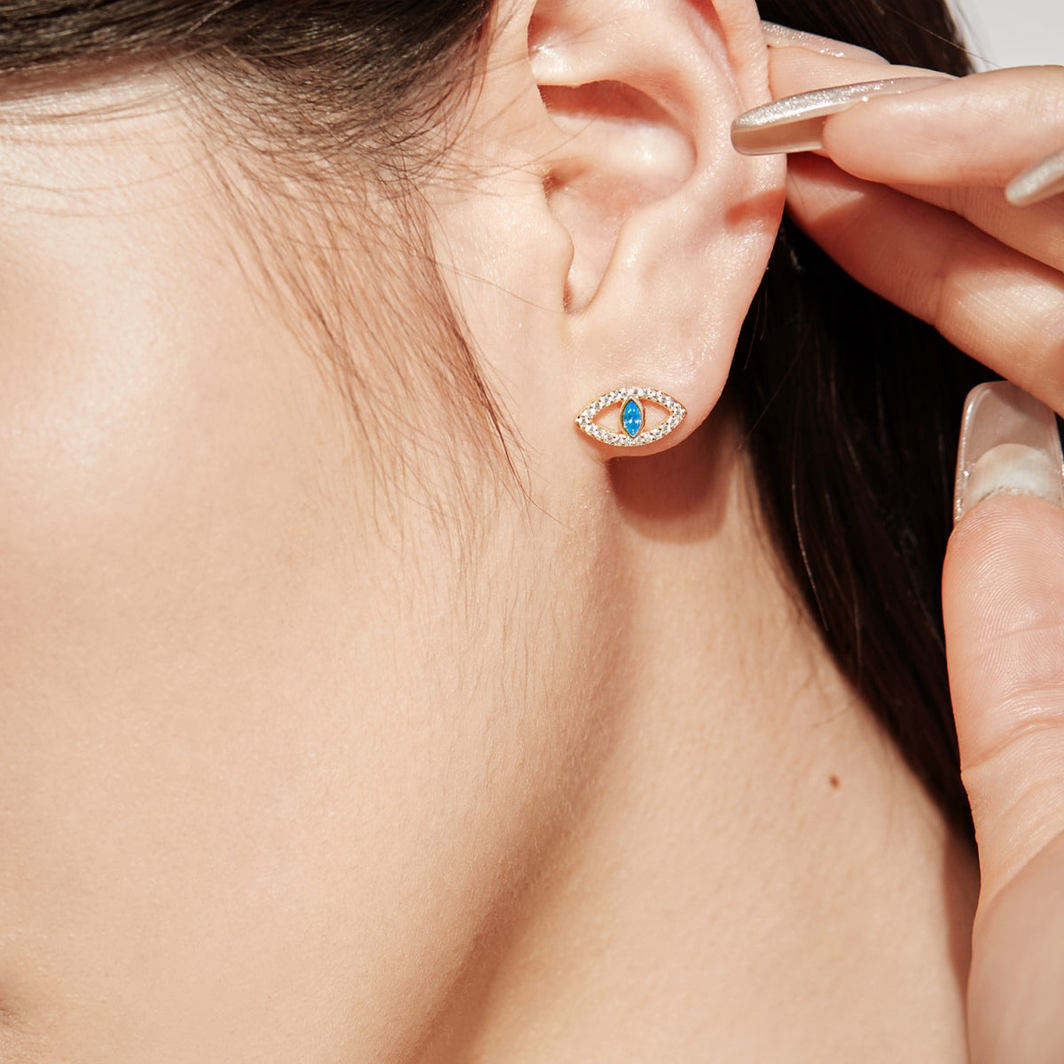[GALE]Blue Devil Eyes Hollow Stud Earrings