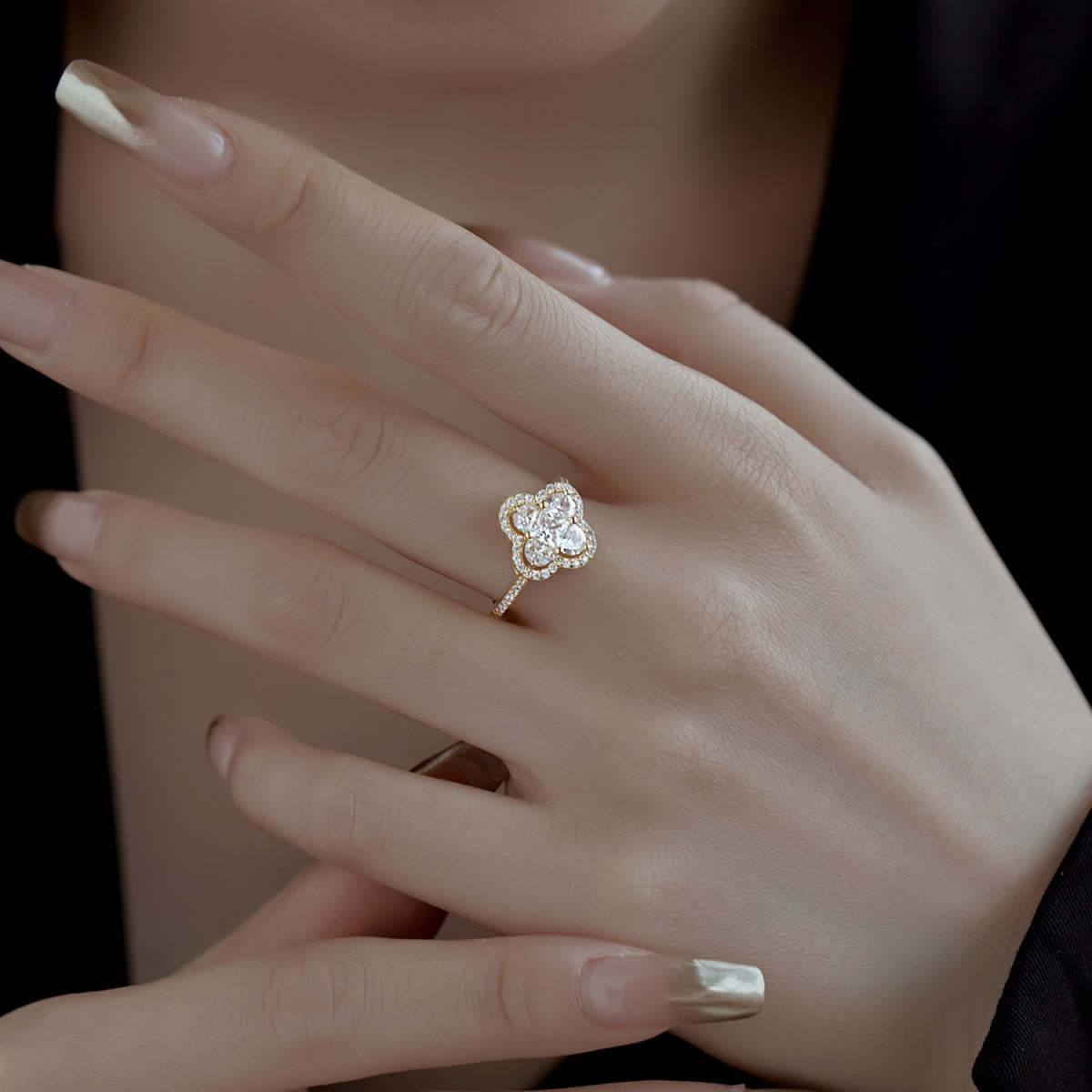 [GALE]Luxurious Eternity Flower Shape Banquet Ring
