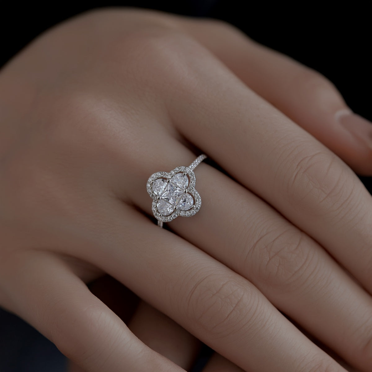 [GALE]Luxurious Eternity Flower Shape Banquet Ring