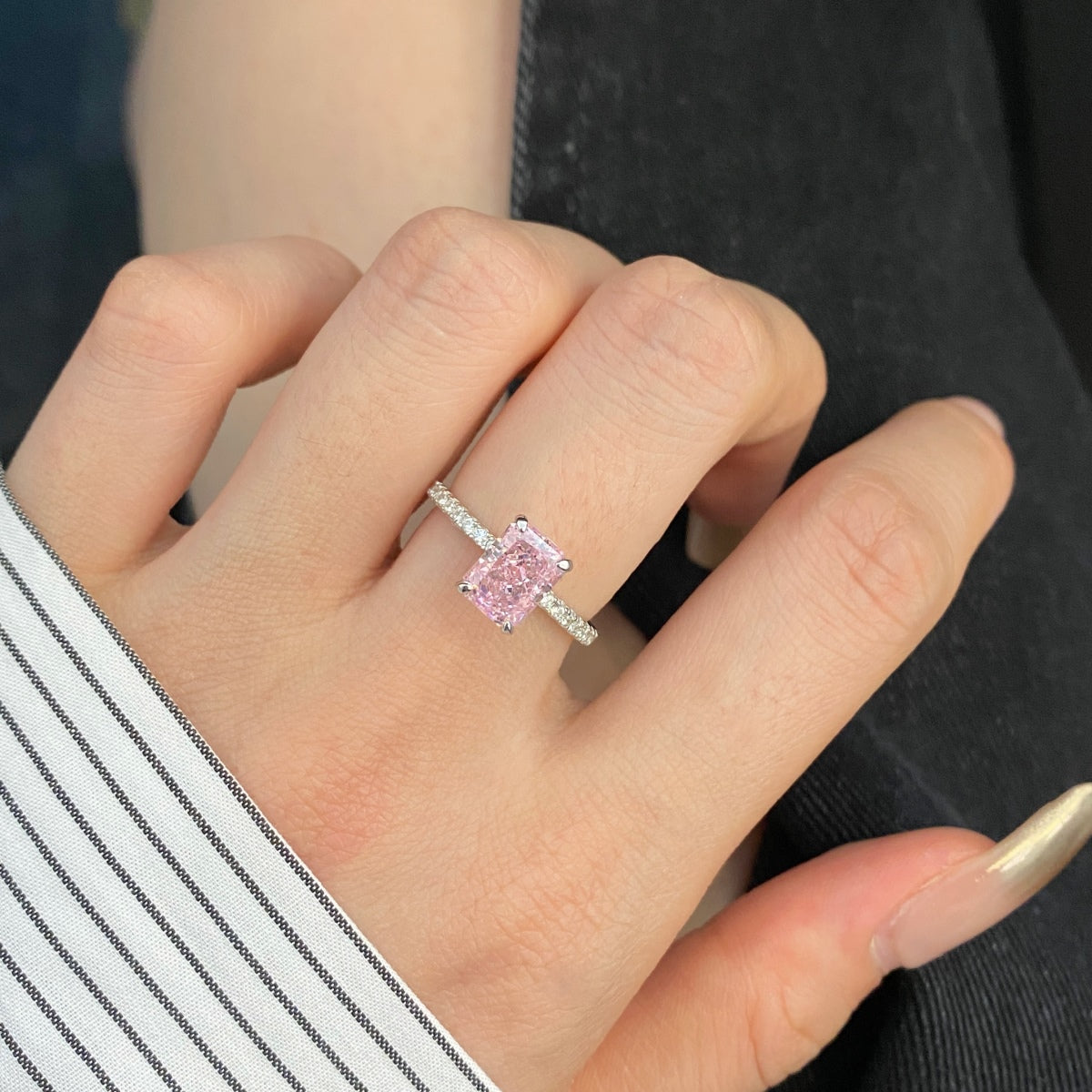 [GALE]2.0 Carat Dazzling Sparkling Radiant Cut Party Ring