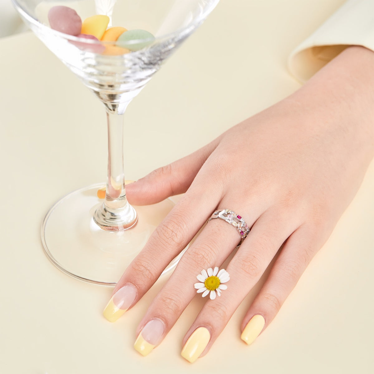 [GALE]Sparkling Vibrant Emerald Cut Daily Ring