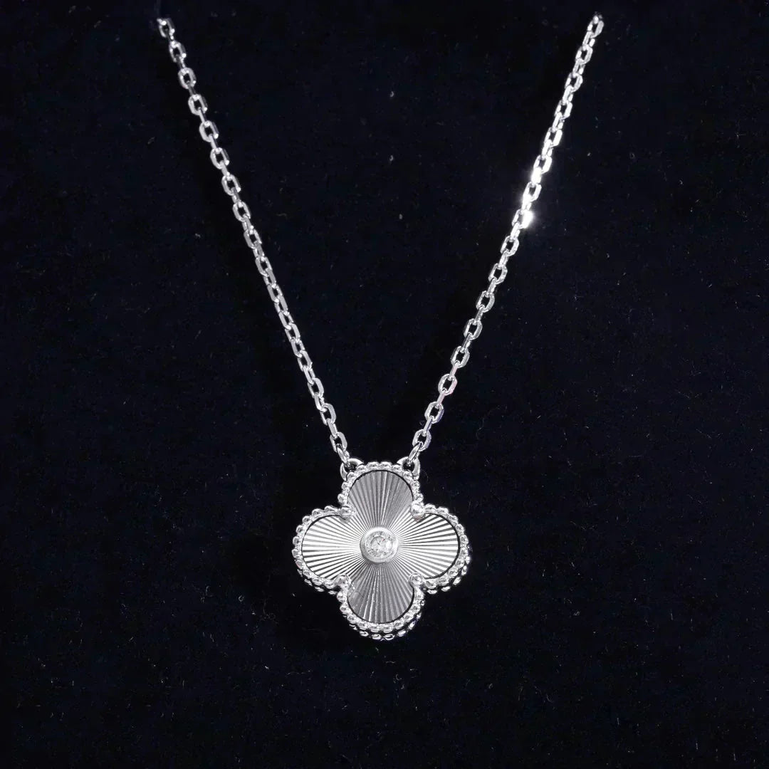 [GALE]CLOVER  15MM DIAMOND LASER NECKLACE SILVER