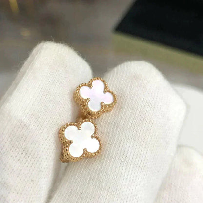 [GALE]CLOVER MINI 9.5MM WHITE MOP EARRINGS