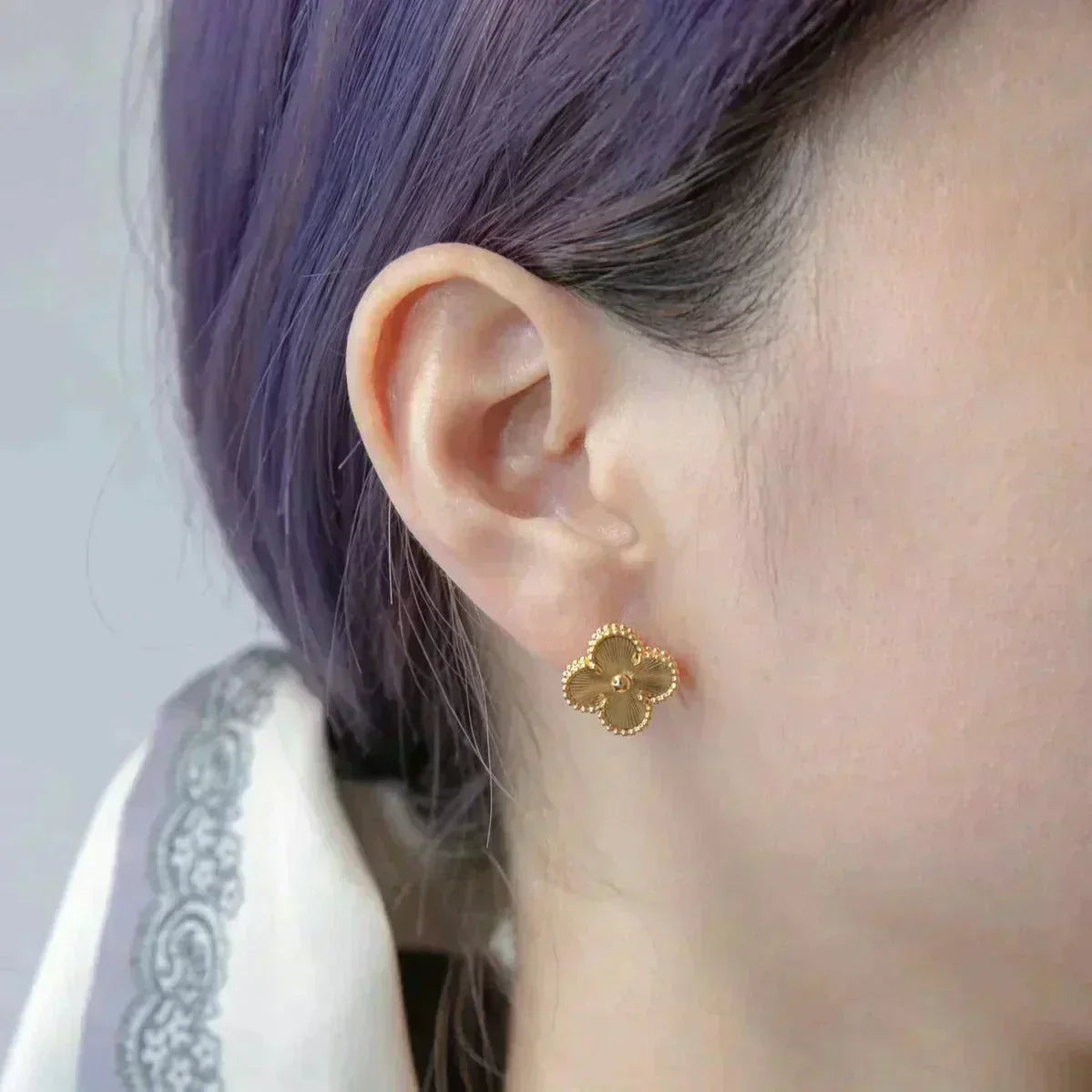 [GALE]CLOVER MEDIUM 1 MOTIFS LASER EARRINGS