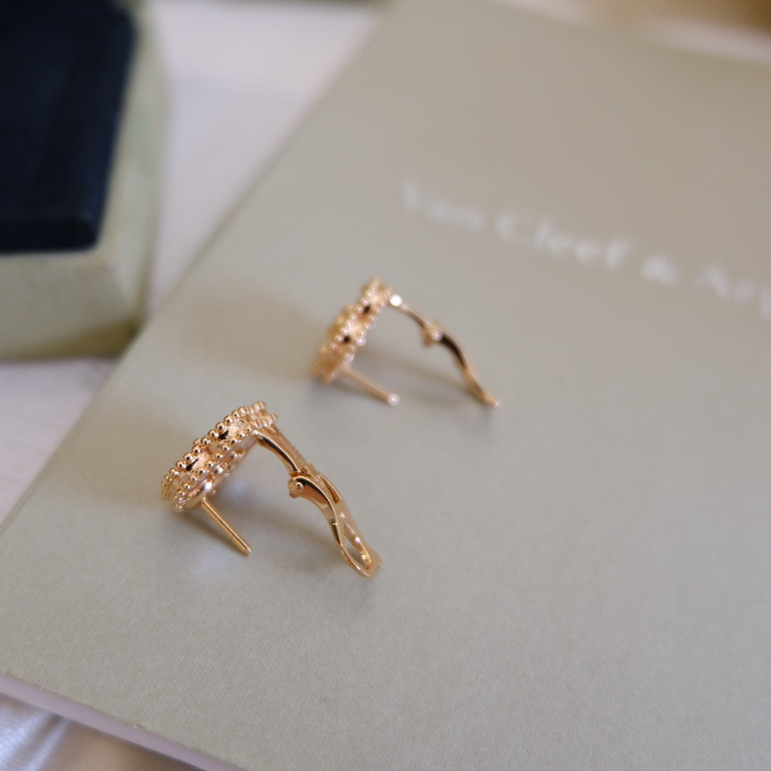 [GALE]LUCKY PINK GOLD WHITE MOP EARRINGS