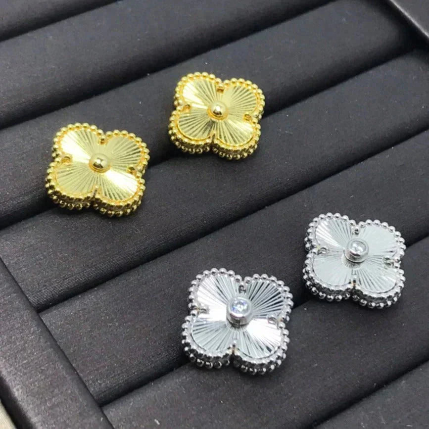 [GALE]CLOVER MINI 9.5MM LASER EARRINGS