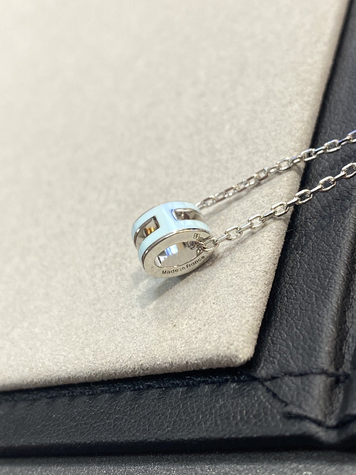 [GALE]POP H LIGHT BLUE NECKLACE