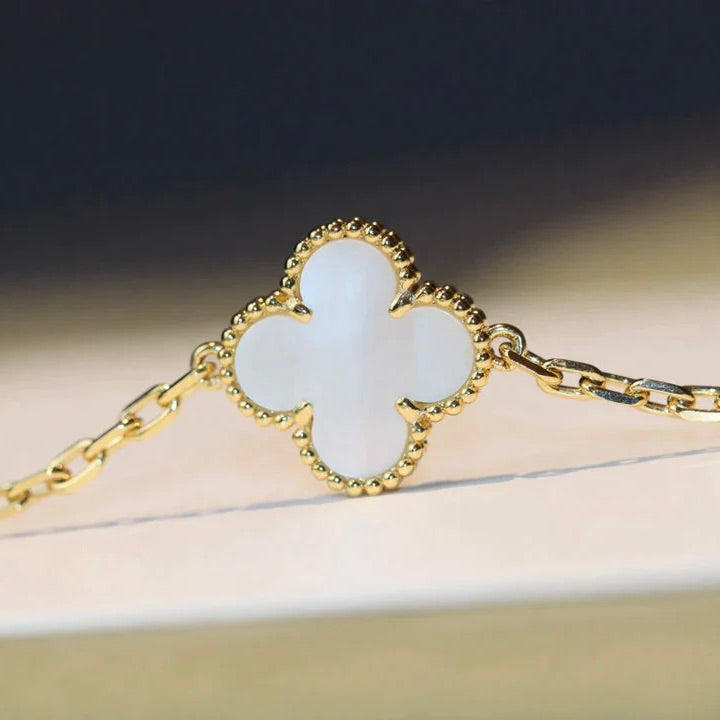 [GALE]CLOVER 20 MOTIFS WHITE MOP NECKLACE
