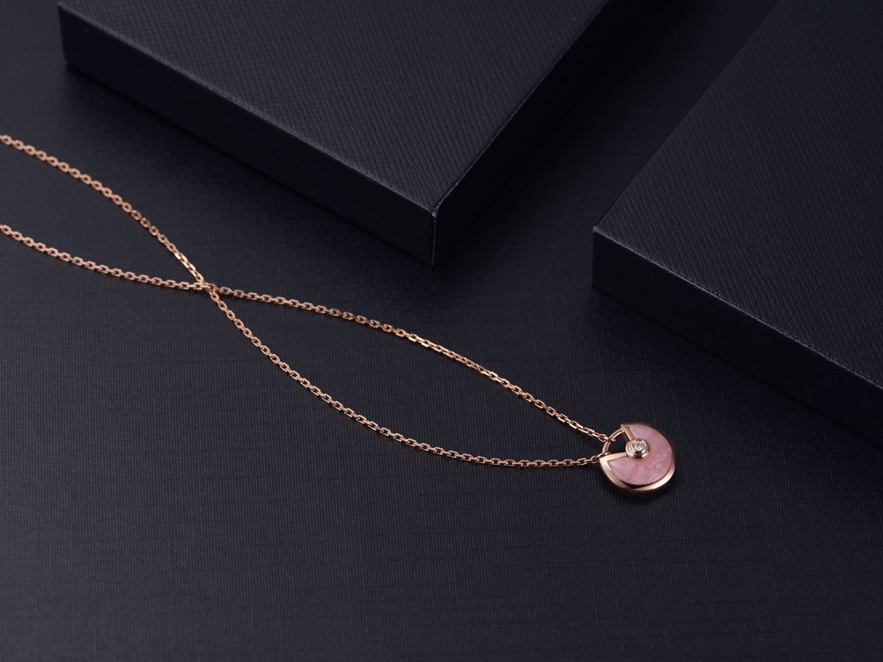 [GALE]AMULETTE ROSE GOLD PINK MOP NECKLACE