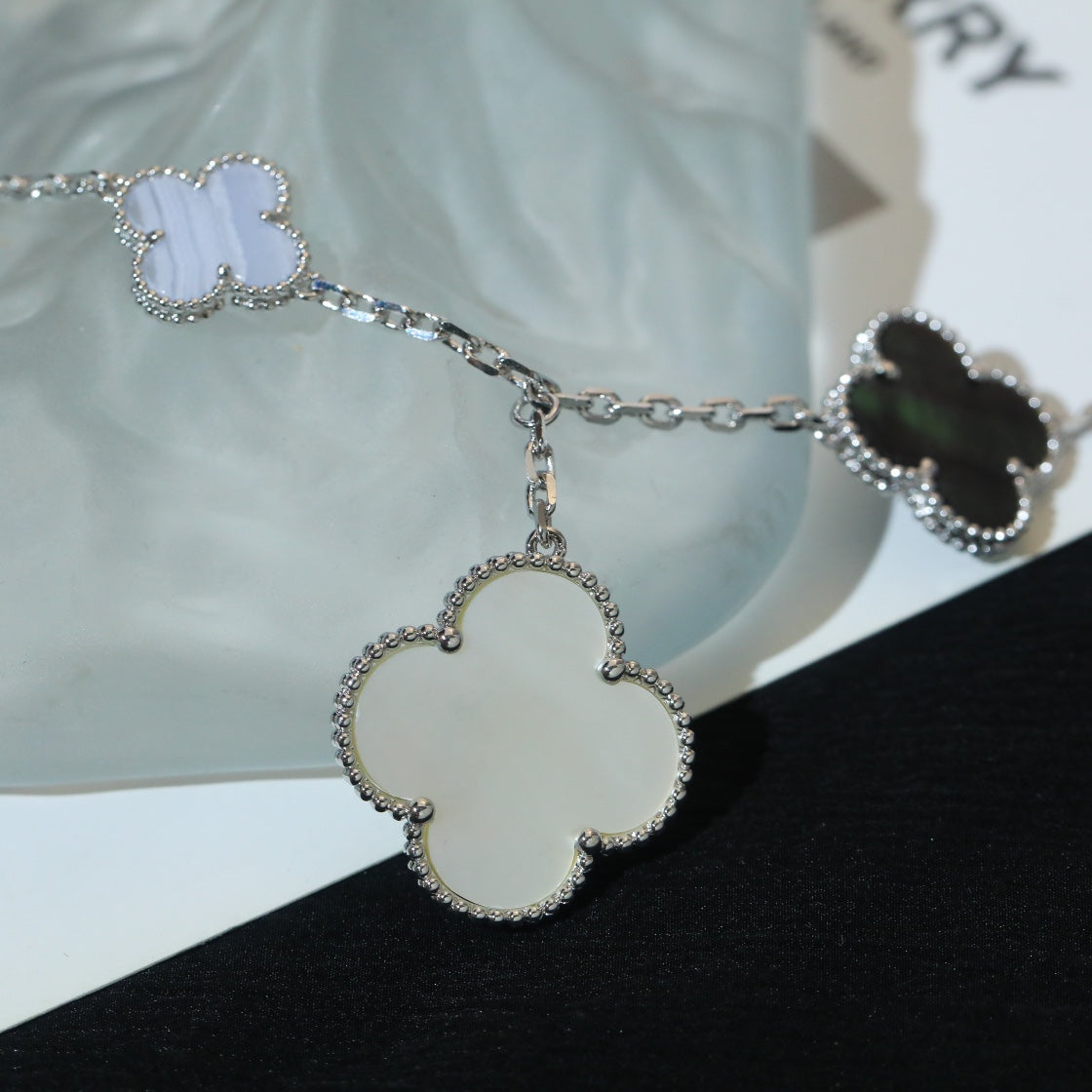 [GALE]CLOVER BRACELET 5 MOTIFS MOP CHALCEDONY SILVER