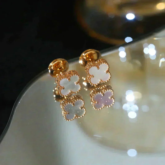 [GALE]CLOVER MINI 9.5MM WHITE MOP EARRINGS
