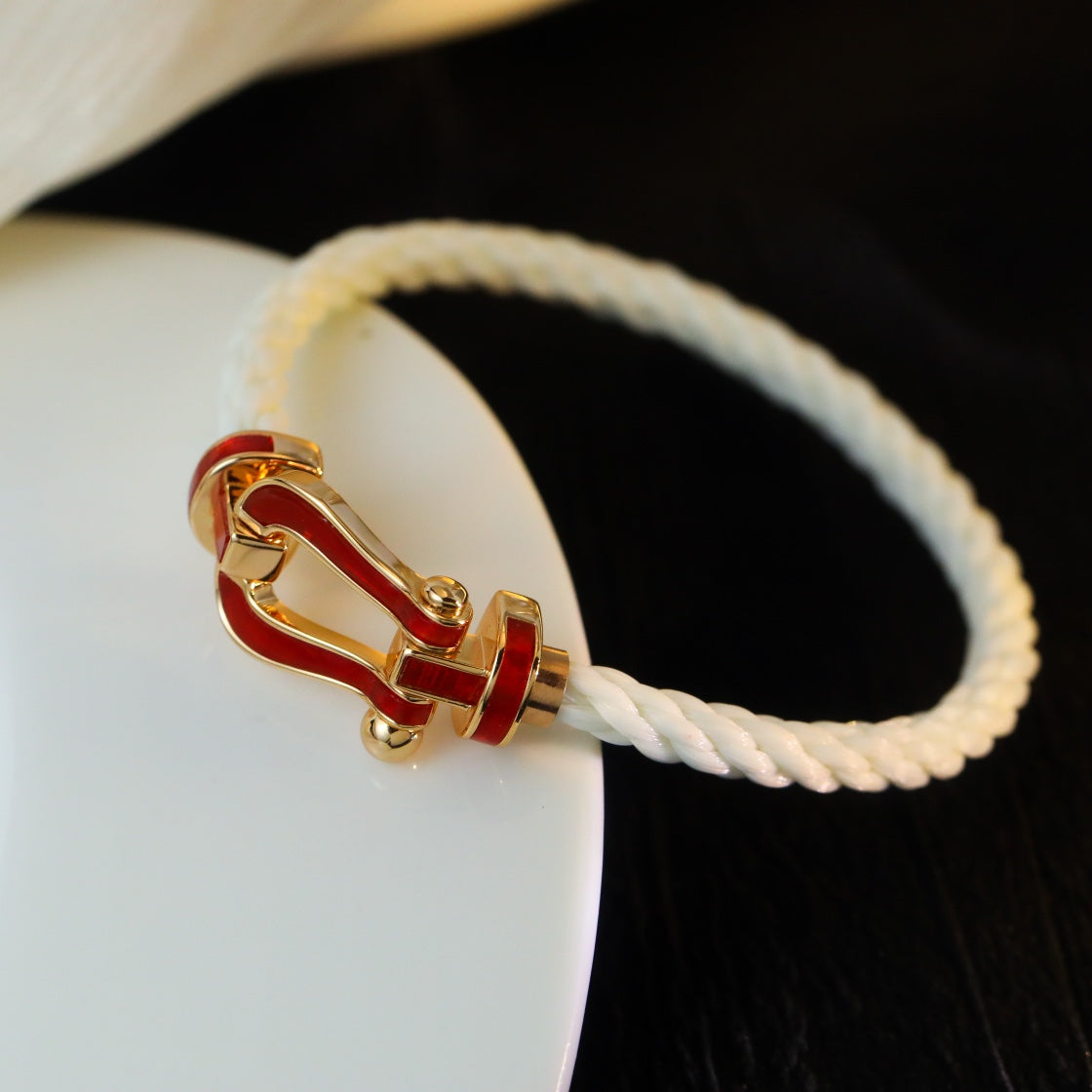 [GALE]FORCE 10 WHITE TEXTILE DIAMOND PAVED