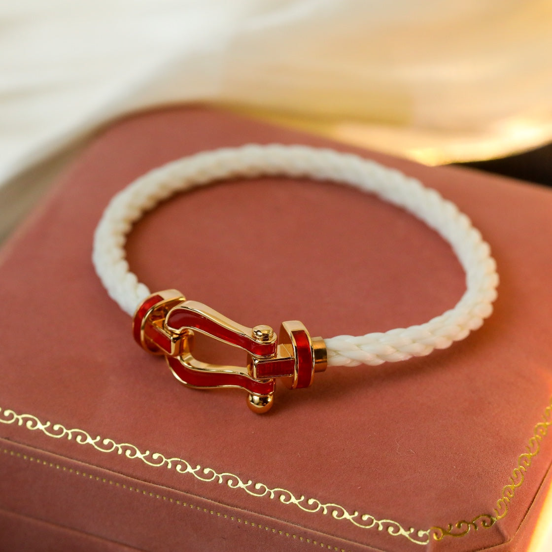 [GALE]FORCE 10 WHITE TEXTILE DIAMOND PAVED