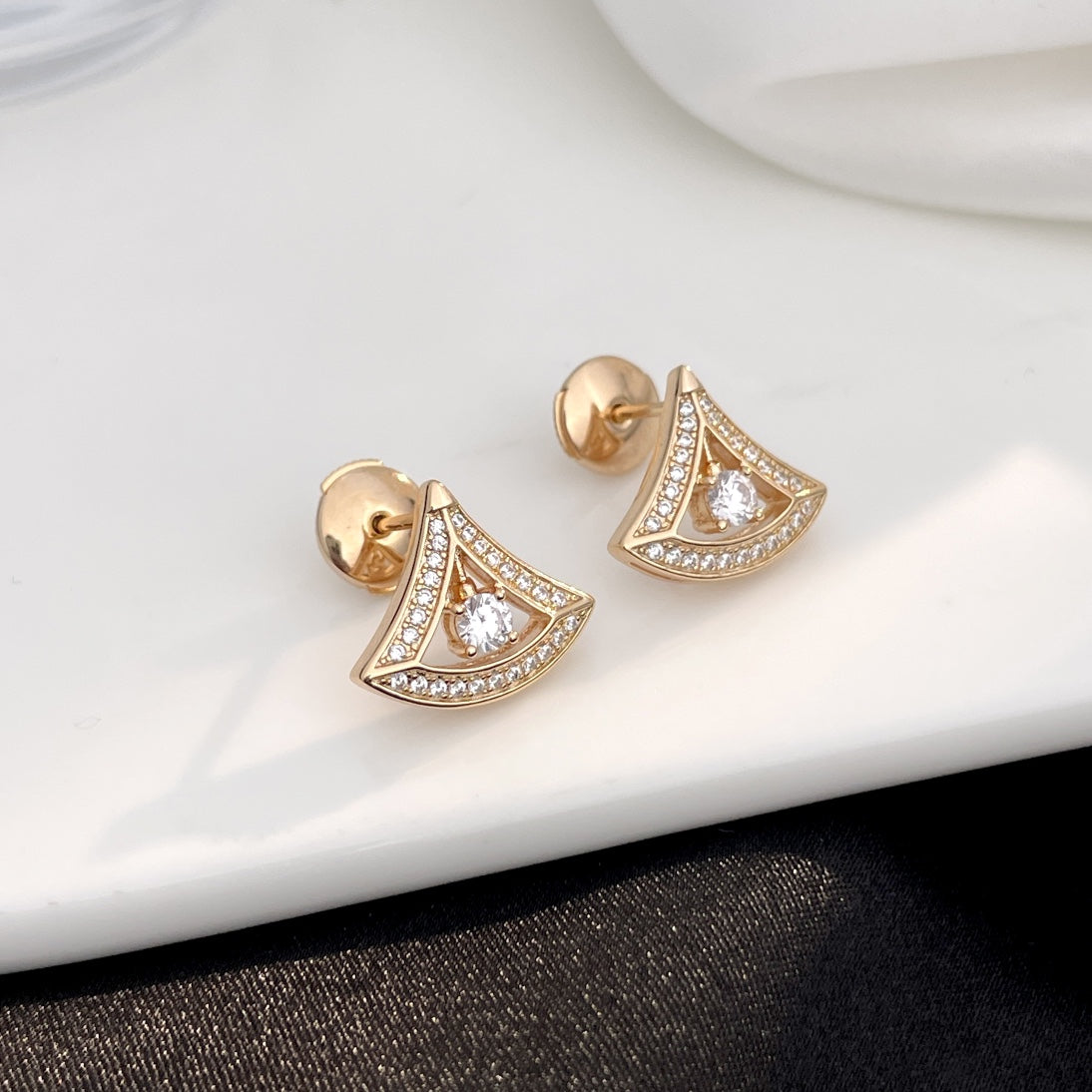 [GALE]DREAM MINI DIAMOND STUD EARRINGS