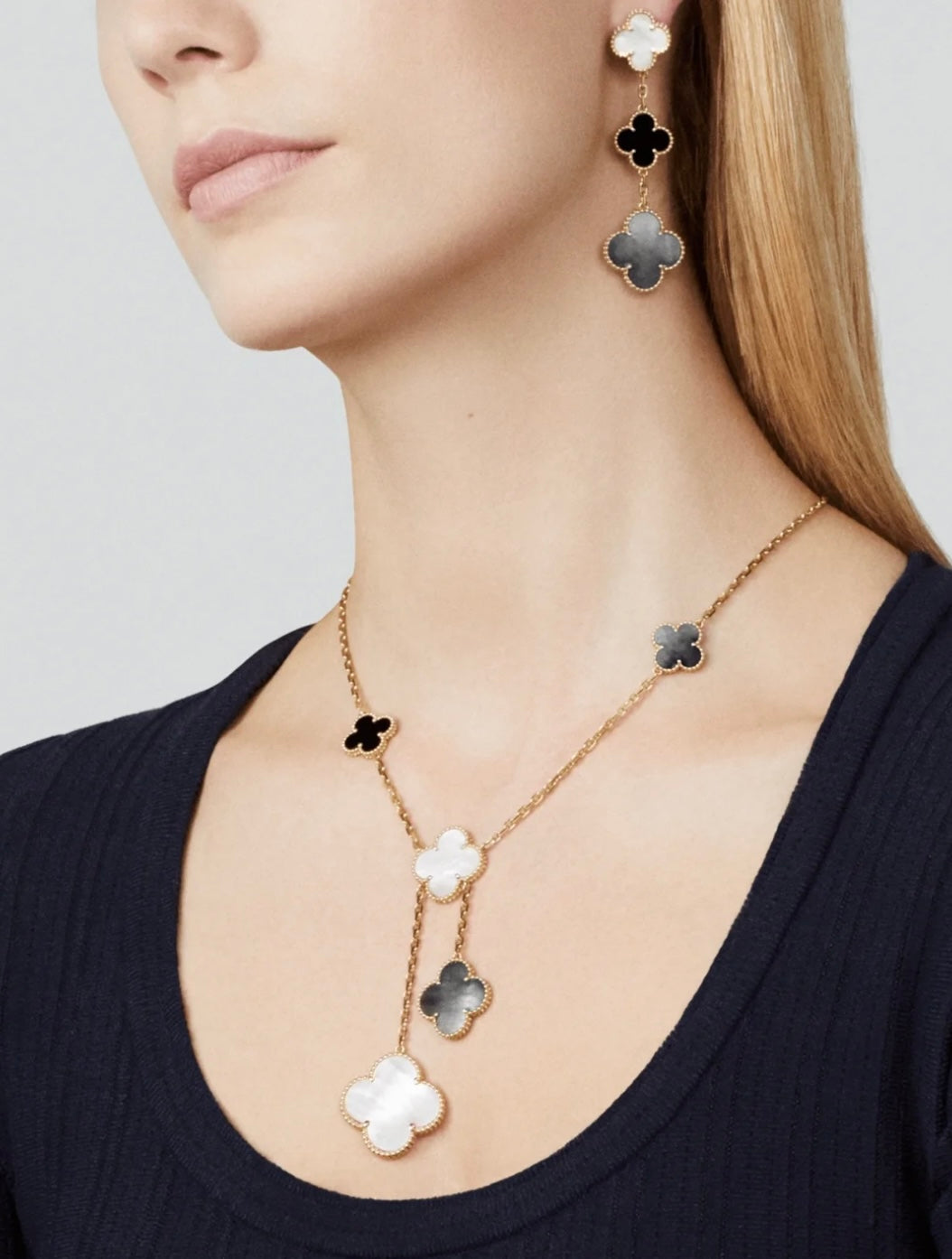 [GALE]CLOVER 3 MOTIF MOP ONYX DARK MOP PINK GOLD EARRINGS