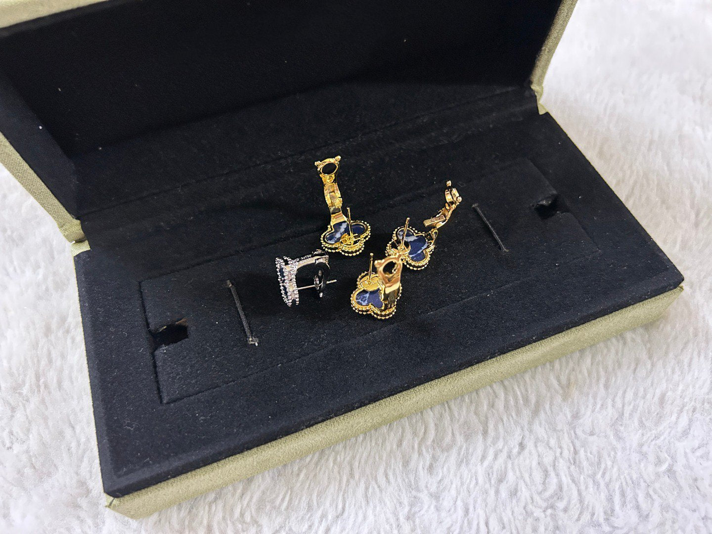 [GALE]CLOVER PIETERSITE MEDIUM STUD EARRINGS