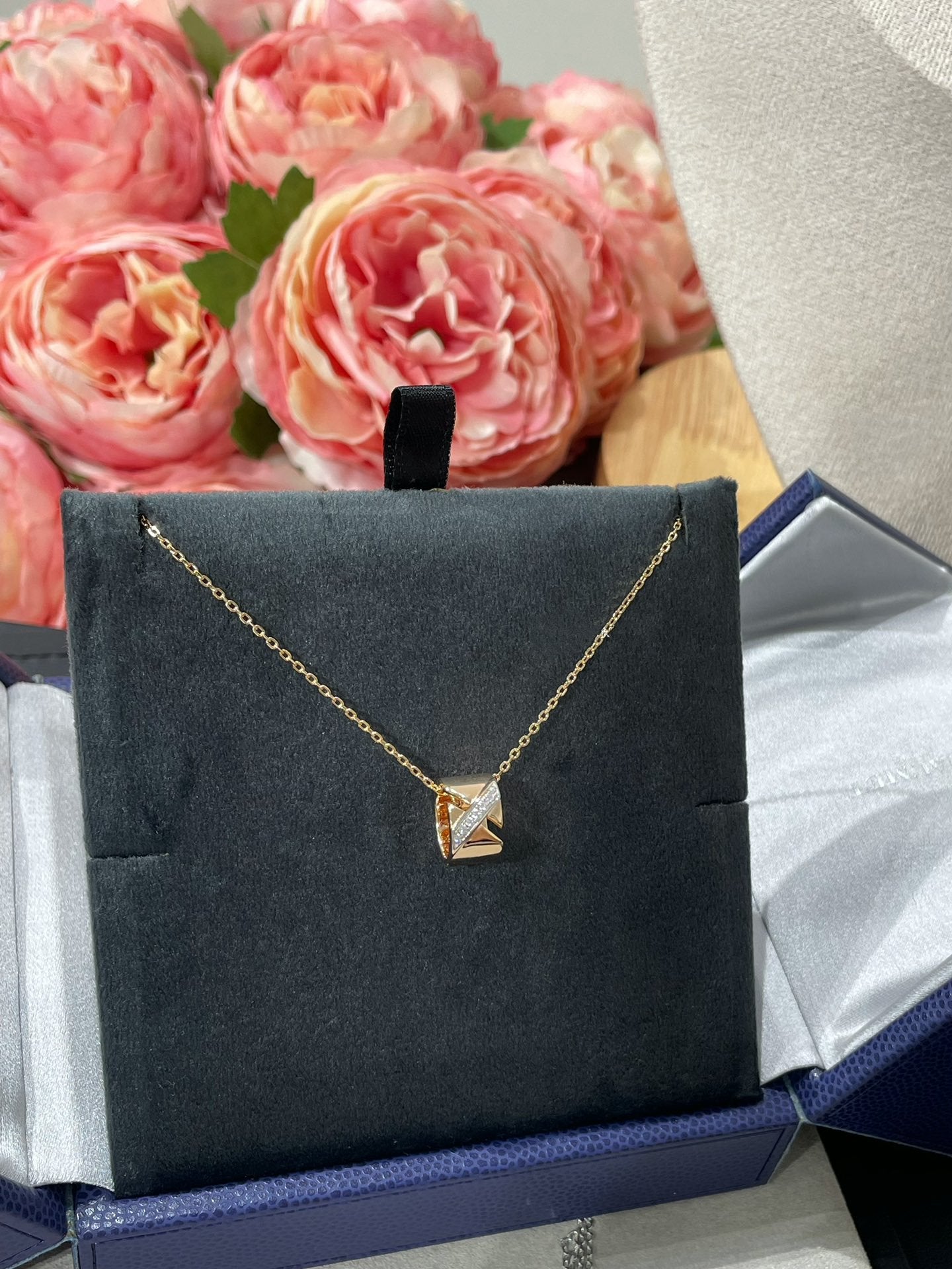 [GALE]LIENS EVIDENCE DIAMOND NECKLACE