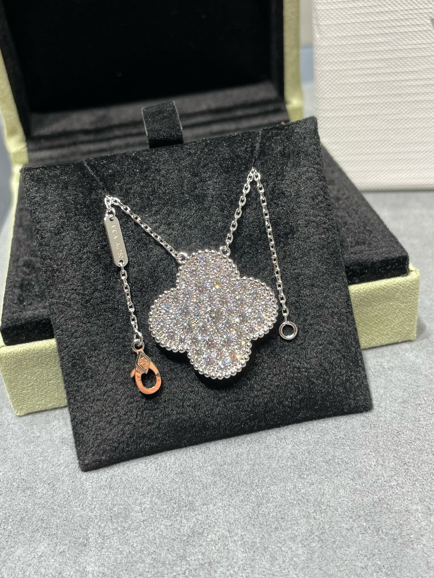 [GALE]CLOVER 25MM LARGE PENDANT DIAMOND PAVED SILVER NECKLACE