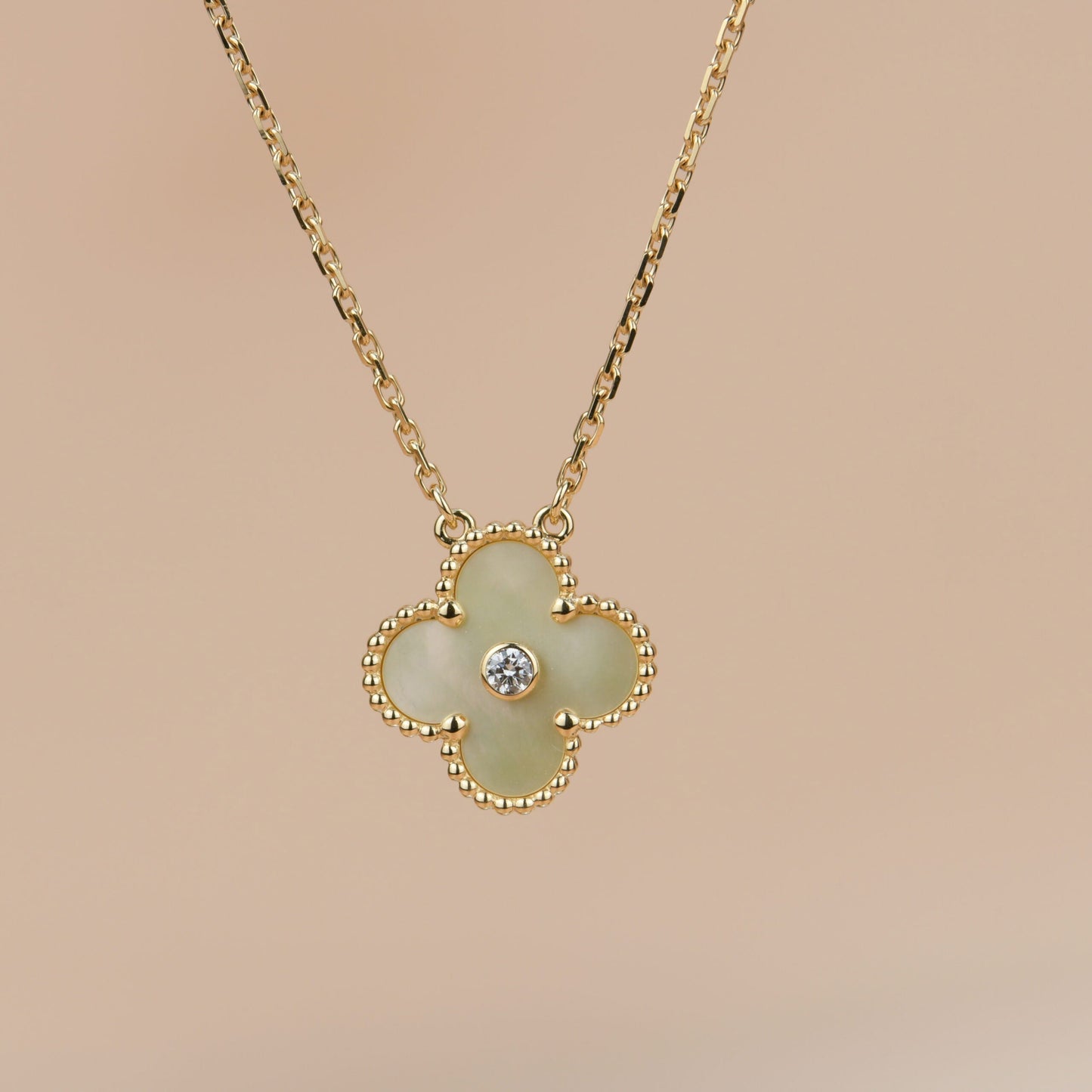 [GALE]CLOVER 15MM DIAMOND GOLD MOTHER OF PEARL NECKLACE