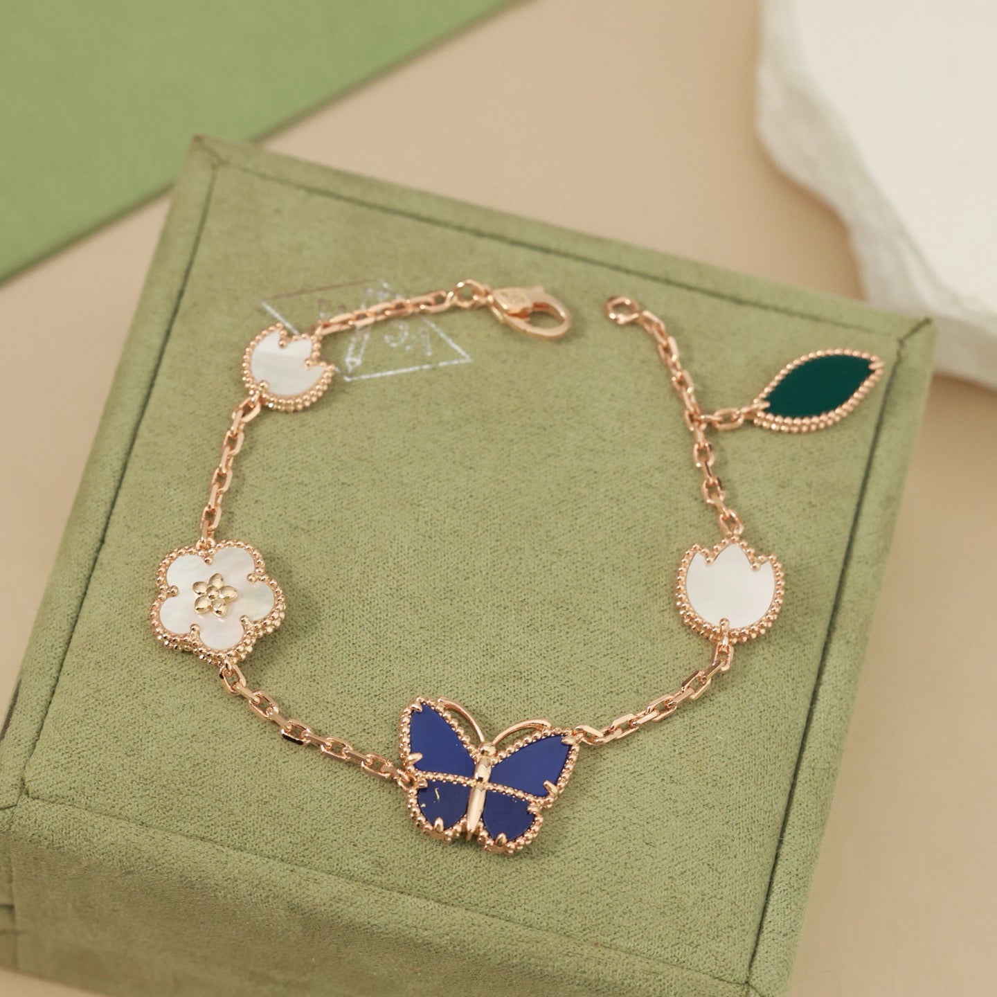 [GALE]LUCKY SPRING BUTTERFLY 5 MOTIF BRACELET