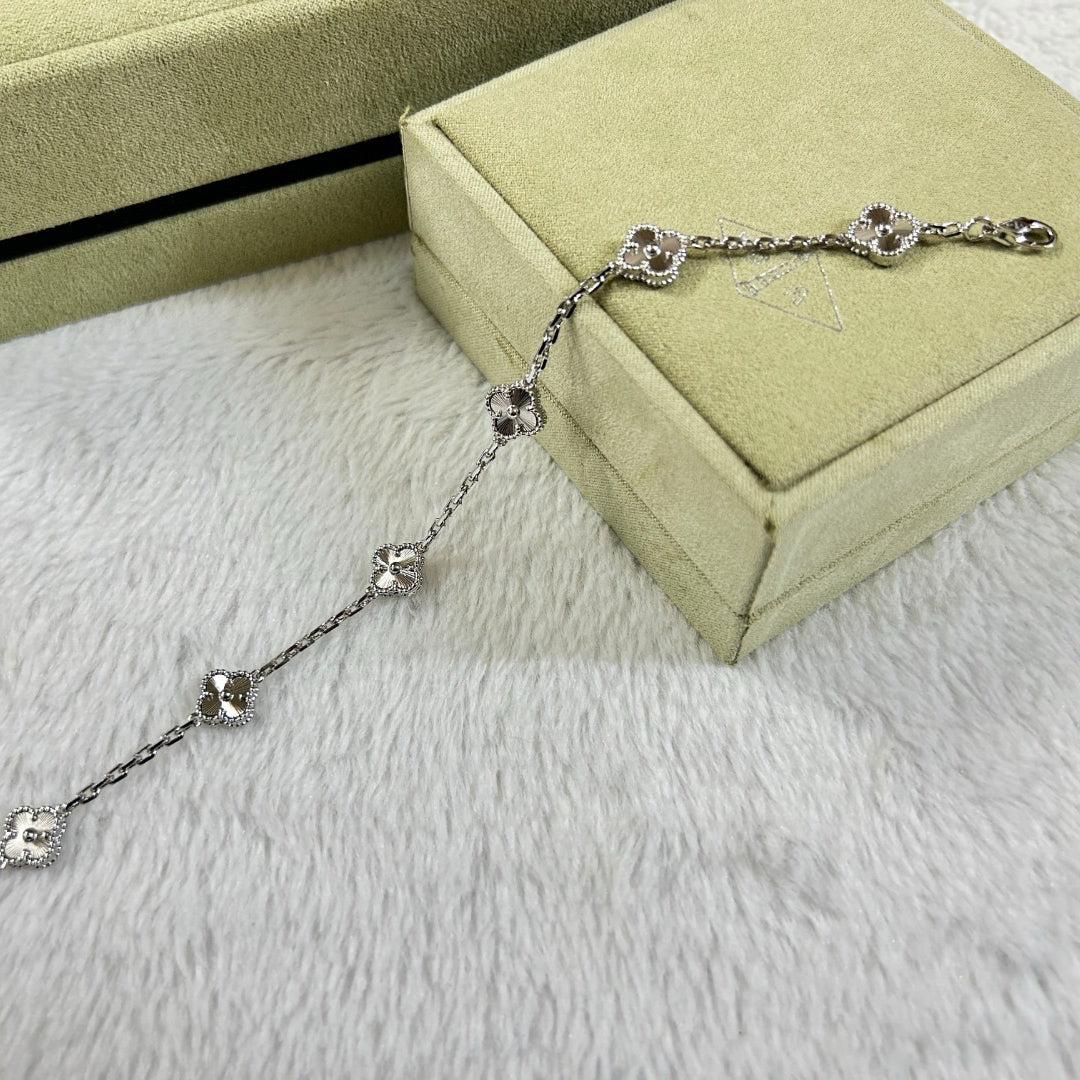 [GALE]CLOVER 6 MOTIF DIAMOND BRACELET