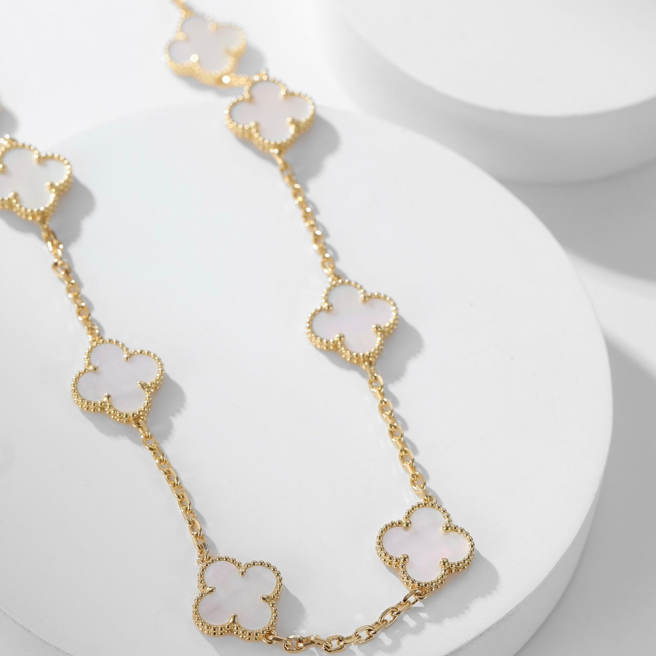 [GALE]CLOVER 10 MOTIFS WHITE MOTHER OF PEARL NECKLACE