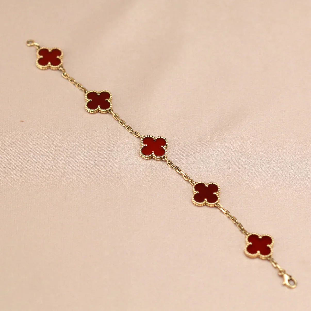 [GALE] CLOVER 5 MOTIF RED CORNELIAN BRACELET COLLECTION
