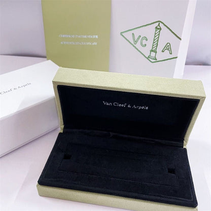 [GALE]VA CLOVER BRACELET NECKLACE RING BOX GIFT BAG