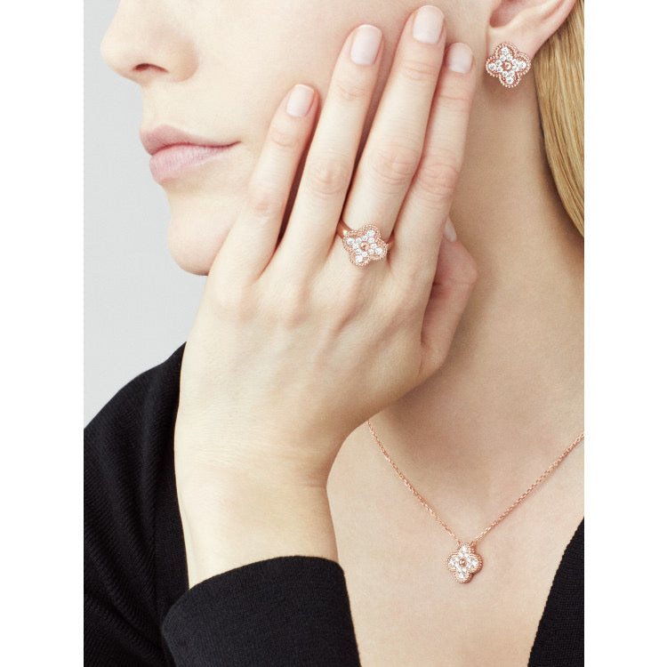 [GALE]CLOVER 15MM DIAMOND SINGLE FLOWER NECKLACE