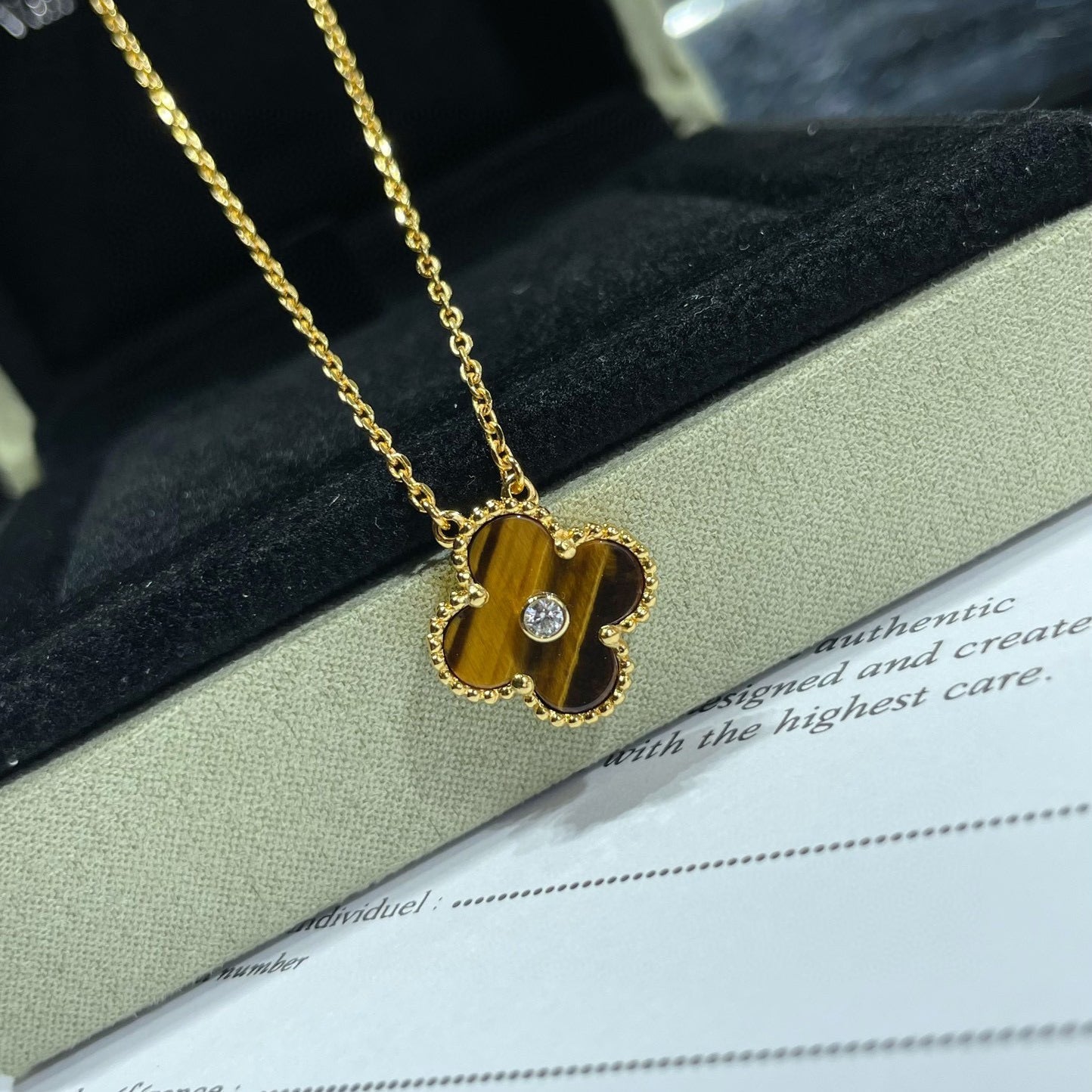 [GALE]CLOVER 15MM DIAMOND AND YELLOW TIGER'S EYE AGATE necklace