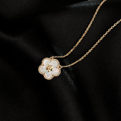 [GALE]LUCKY  WHITE MOP  PLUM BLOSSOM NECKLACE