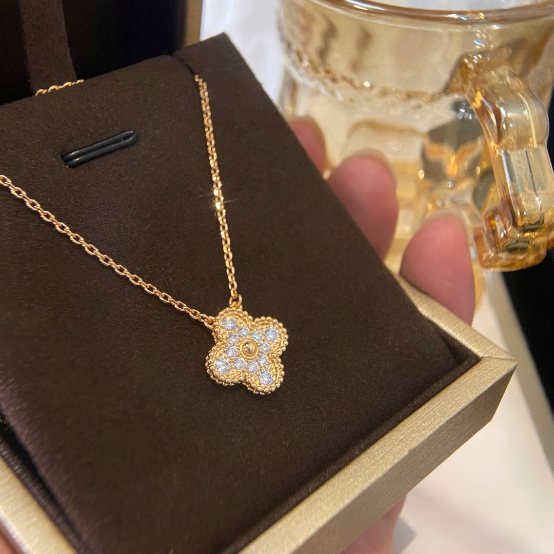 [GALE]CLOVER 15MM DIAMOND SINGLE FLOWER NECKLACE