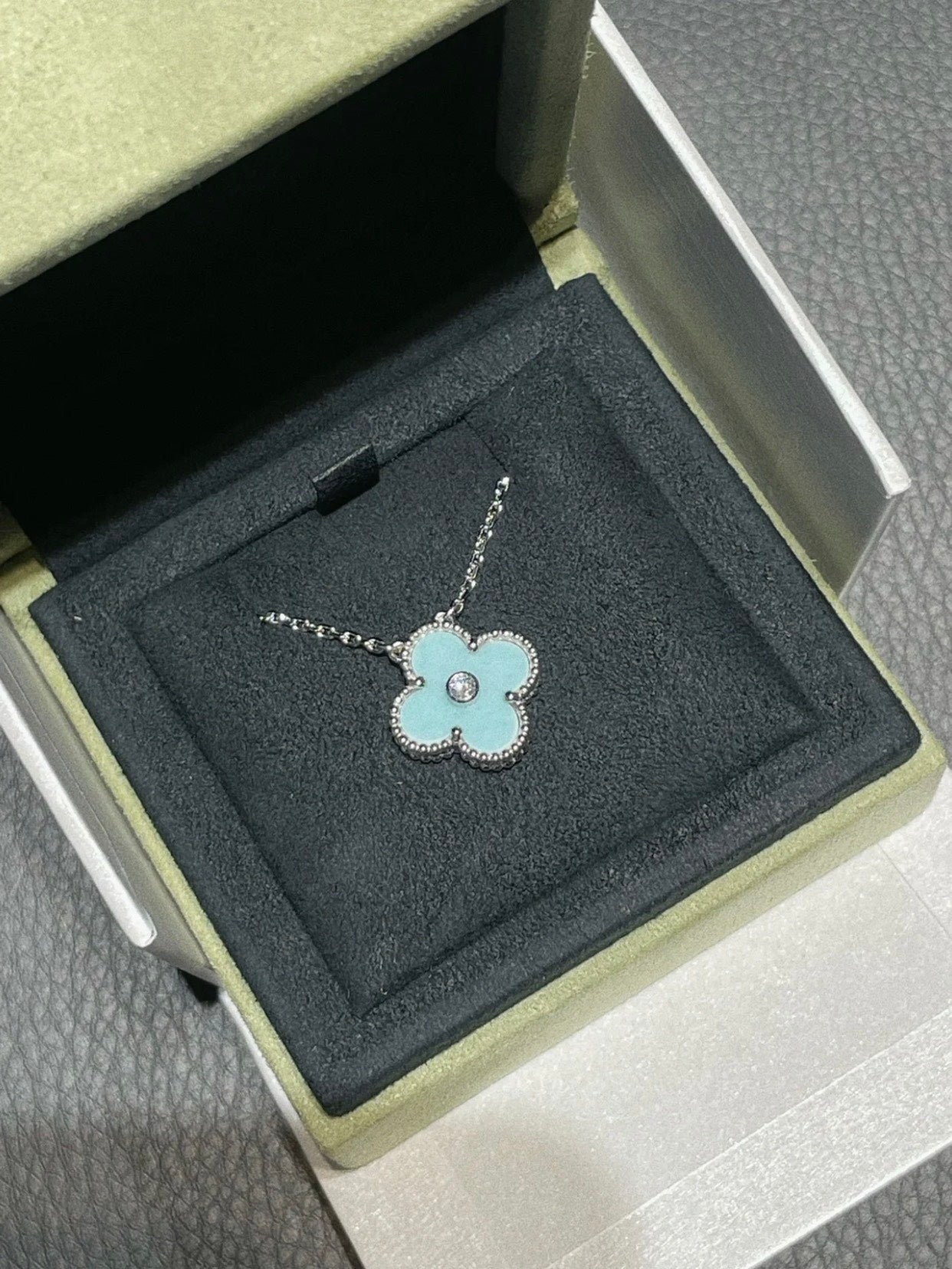 [GALE]CLOVER 1 DIAMOND LIGHT BLUE SILVER NECKLACE