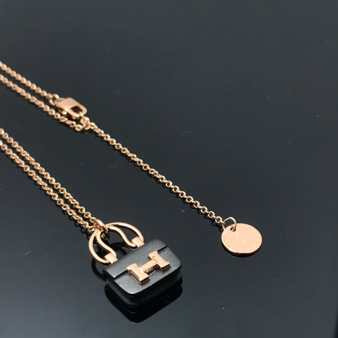 [GALE]WOMEN'S HM AMULETTES CONSTANCE PENDANT NECKLACE