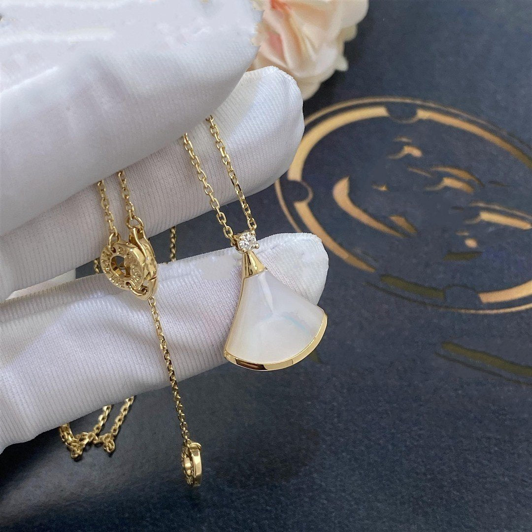 [GALE]DREAM NECKLACE WHITE MOP GOLD 1 DIAMOND
