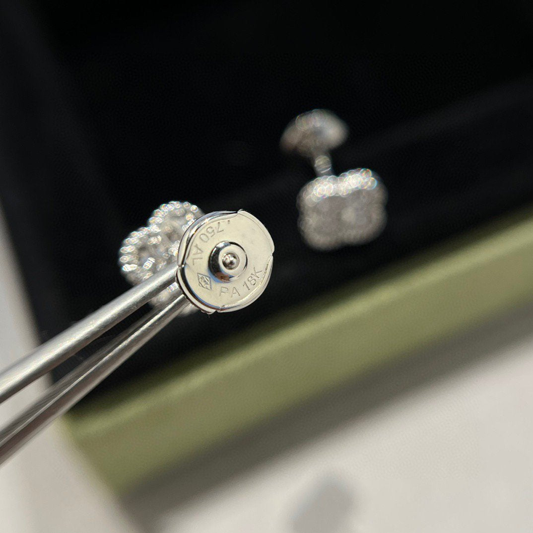 [GALE]CLOVER MINI DIAMOND STUD EARRINGS