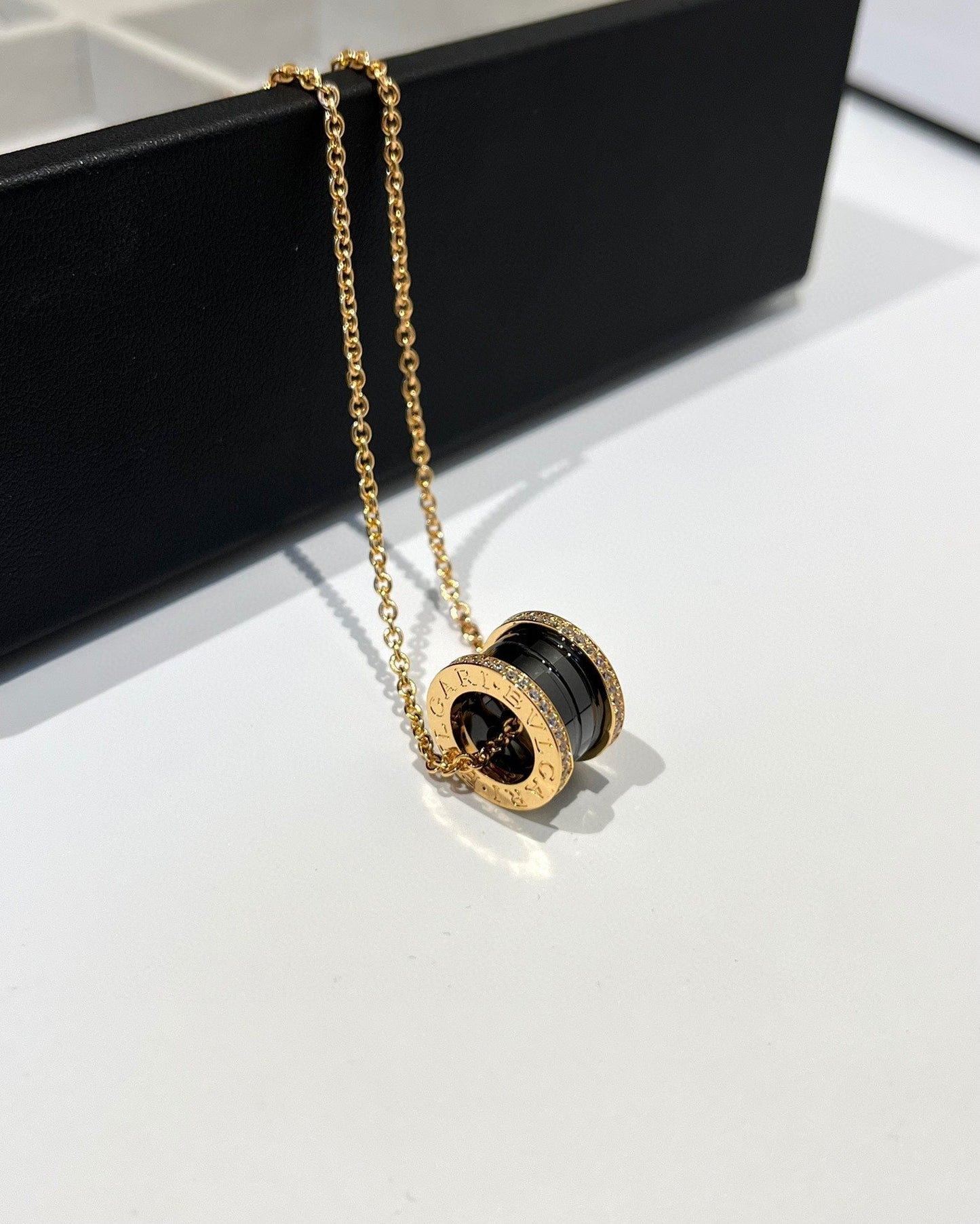 [GALE]ZERO 1 BLACK CERAMIC DIAMOND PINK GOLD NECKLACE